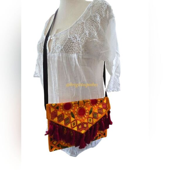 HANDMADE Mexican Embroidered Crossbody Bag - Picture 12 of 12